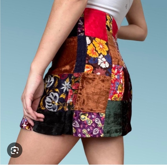 Reformation mini skirt - Picture 3 of 9